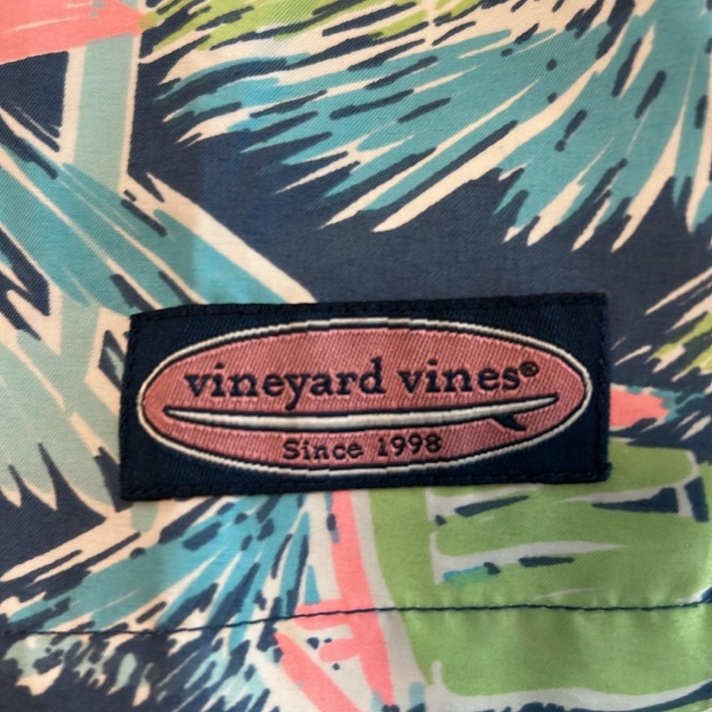 Vineyard Vines tropical swimsuit, Size Large - Picture 4 of 7